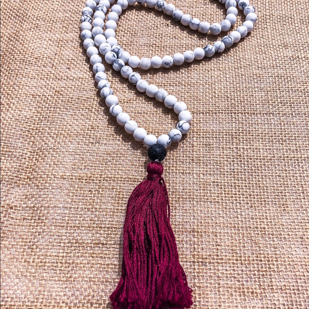 Howlite Mala- 108 beads - Picture 2 of 5